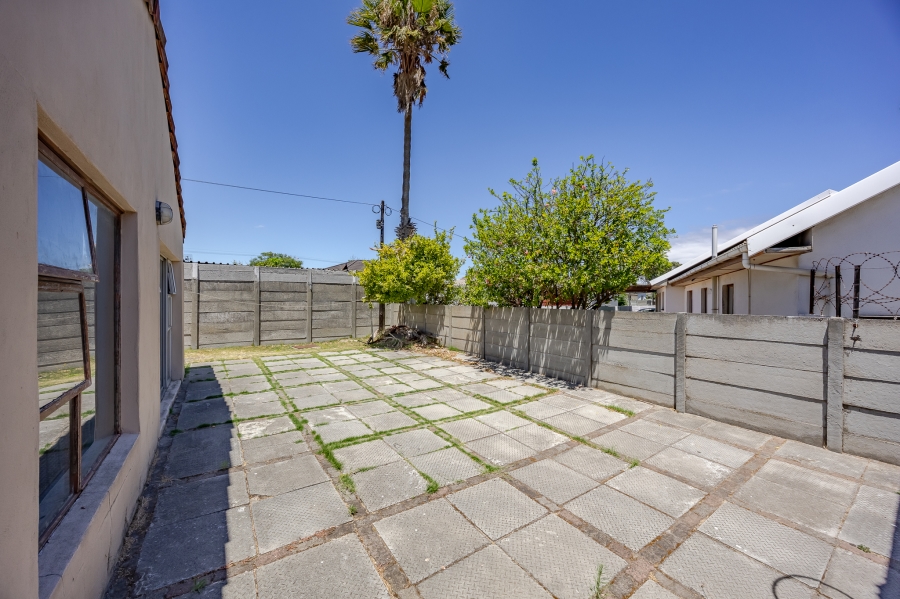 4 Bedroom Property for Sale in Riverton Western Cape